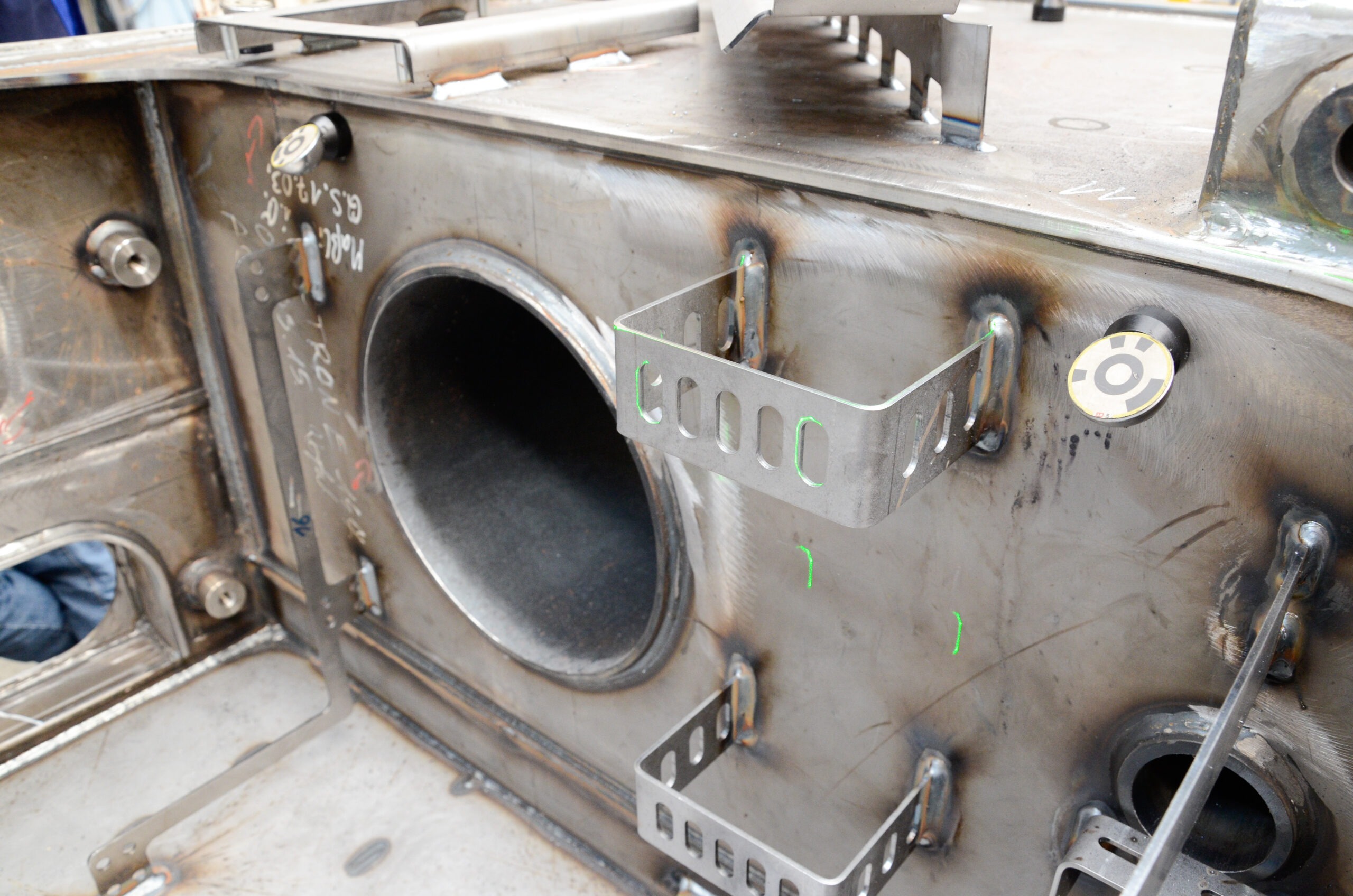 EXTEND3D_Laserprojektion von CAD-Daten auf Blech